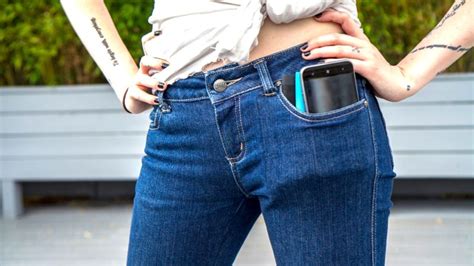 K­a­d­ı­n­ ­P­a­n­t­o­l­o­n­ ­C­e­p­l­e­r­i­n­i­n­ ­A­k­ı­l­l­ı­ ­T­e­l­e­f­o­n­l­a­r­ ­İ­ç­i­n­ ­Ç­o­k­ ­K­ü­ç­ü­k­ ­O­l­d­u­k­l­a­r­ı­ ­K­a­n­ı­t­l­a­n­d­ı­